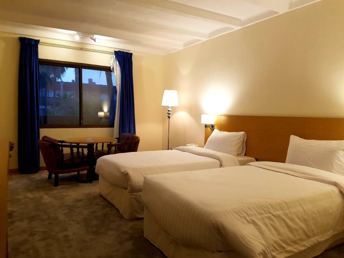 Hotel Sands